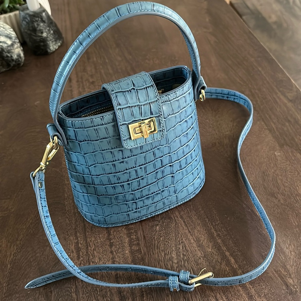 Neely & Chloe No56 Croc Embossed Kettle Bag